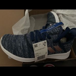 NWT Adidas Girls Cloudfoam Pure Size 3